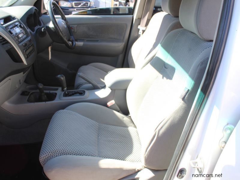 2009 Toyota Hilux 4.0 V6 D Cab 4x4 auto pictures