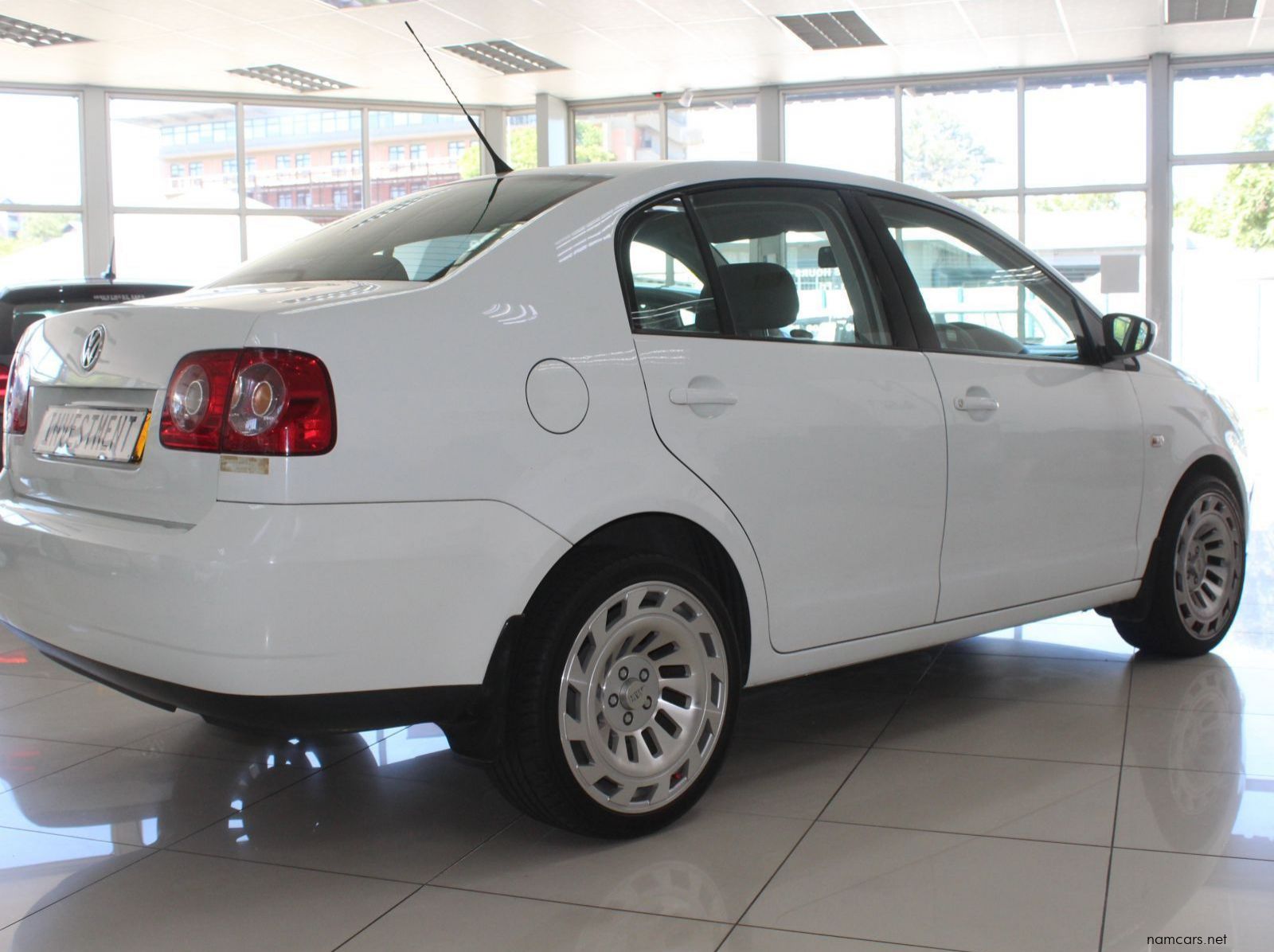 2016 Volkswagen VW Polo Sedan 1.4i pictures