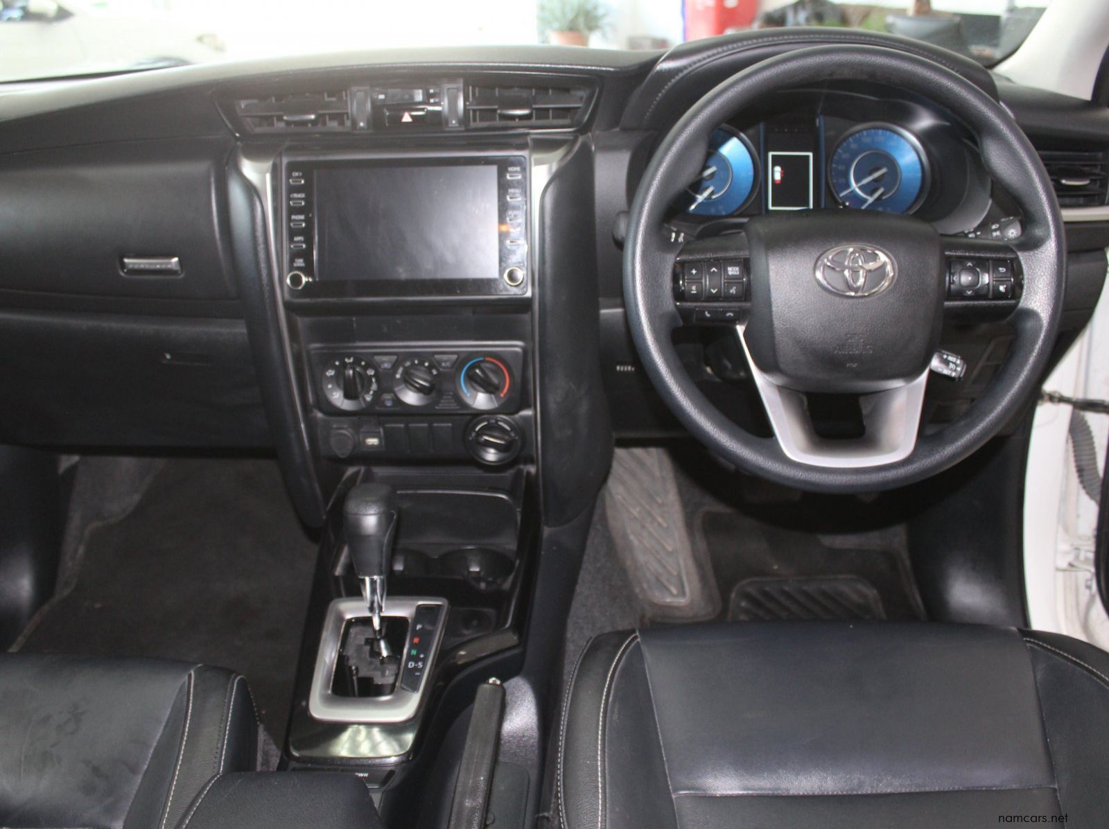 2025 Toyota Fortuner pictures