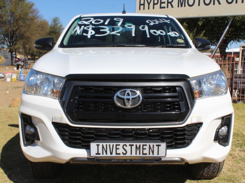 2019 Toyota HILUX 2.4 GD6 SRX 4X2 CLUBCAB pictures