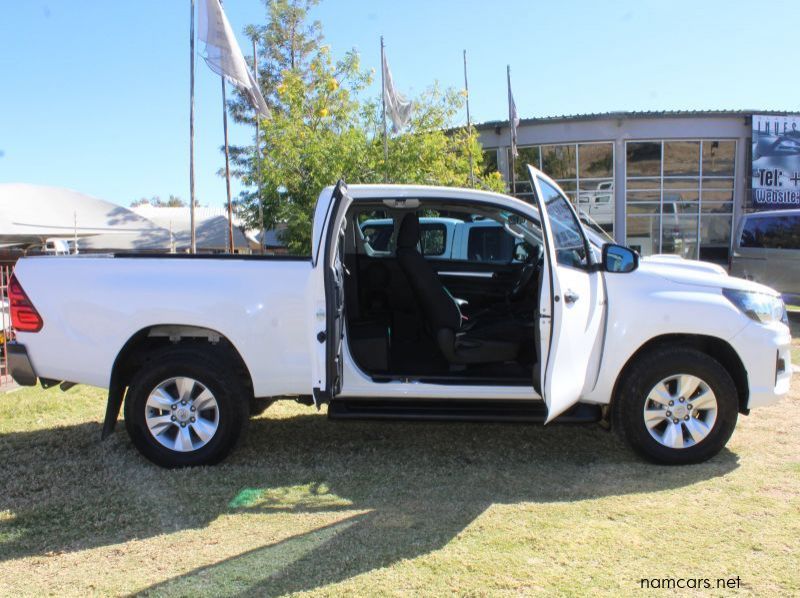 2019 Toyota HILUX 2.4 GD6 SRX 4X2 CLUBCAB pictures