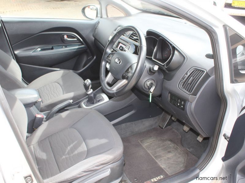 2017 Kia Rio 1.4 EX Manual pictures