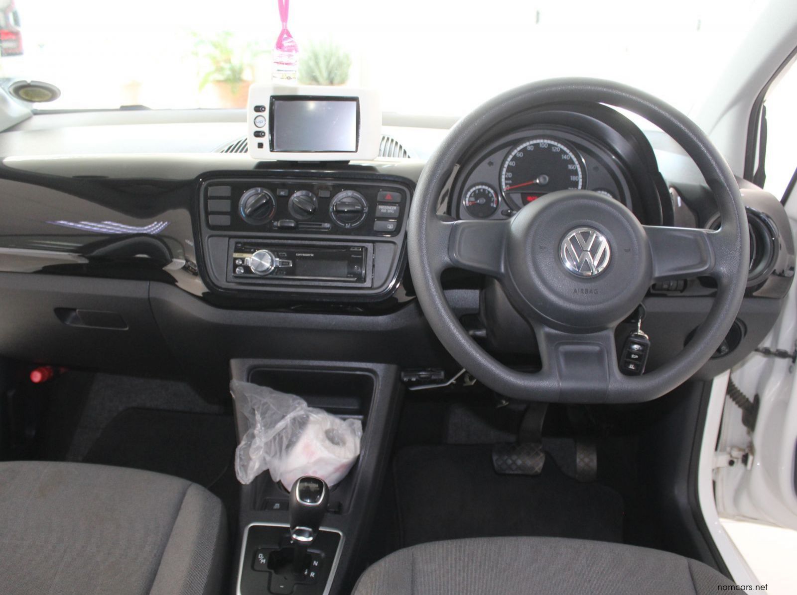 2013 Volkswagen UP pictures