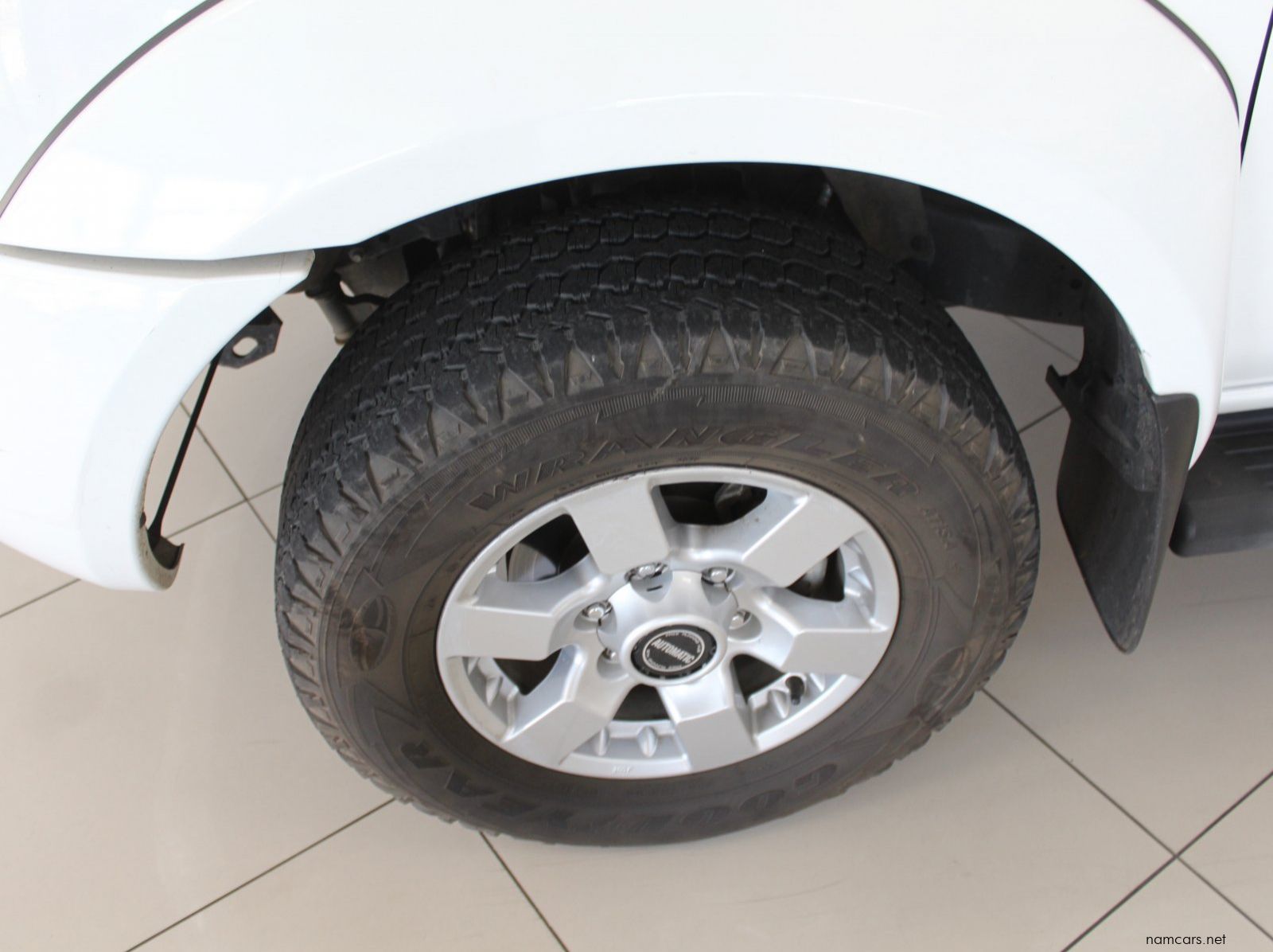 2020 Nissan Nissan Np300 pictures