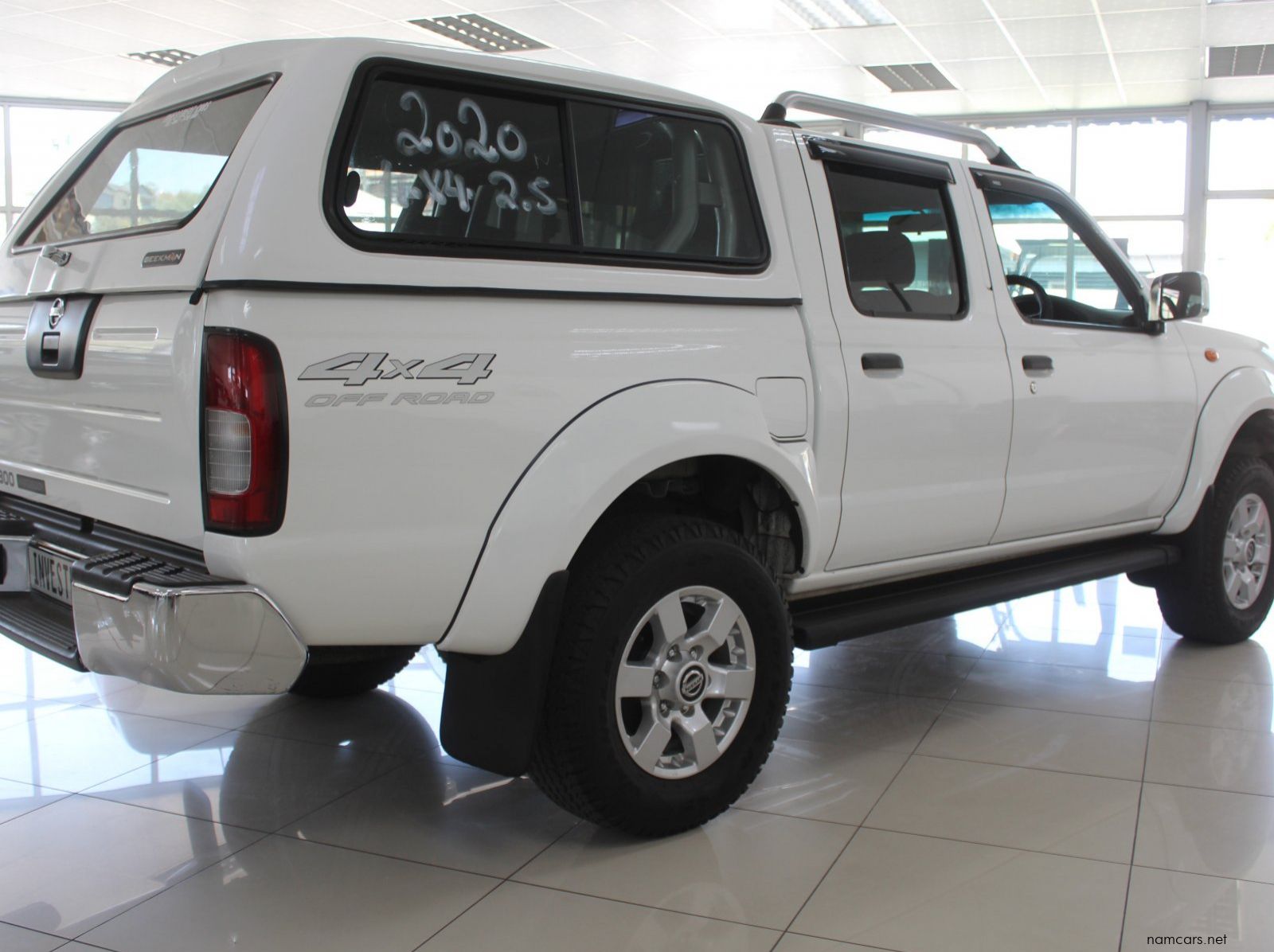2020 Nissan Nissan Np300 pictures