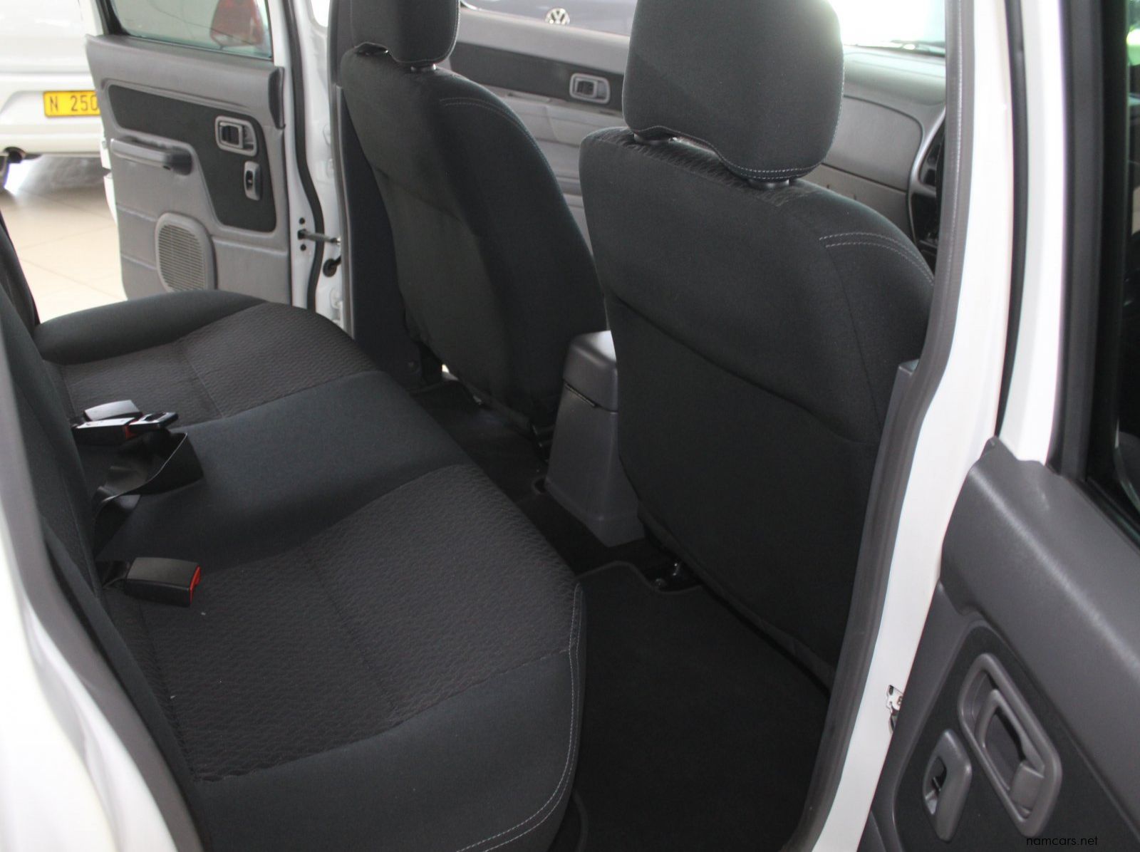 2020 Nissan Nissan Np300 pictures