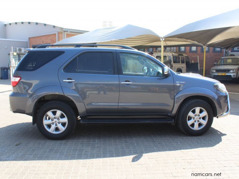2011 Toyota FORTUNER 3.0 D4D MANUAL 4X2 R/B pictures