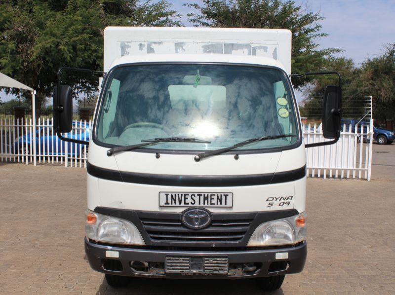 2009 Toyota Dyna 5-104 pictures