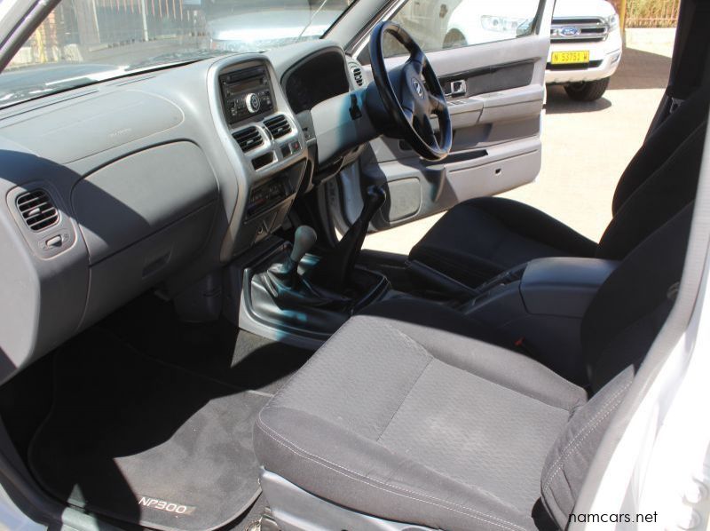 2017 Nissan NP300 2.5CDI D/C 4X4 pictures