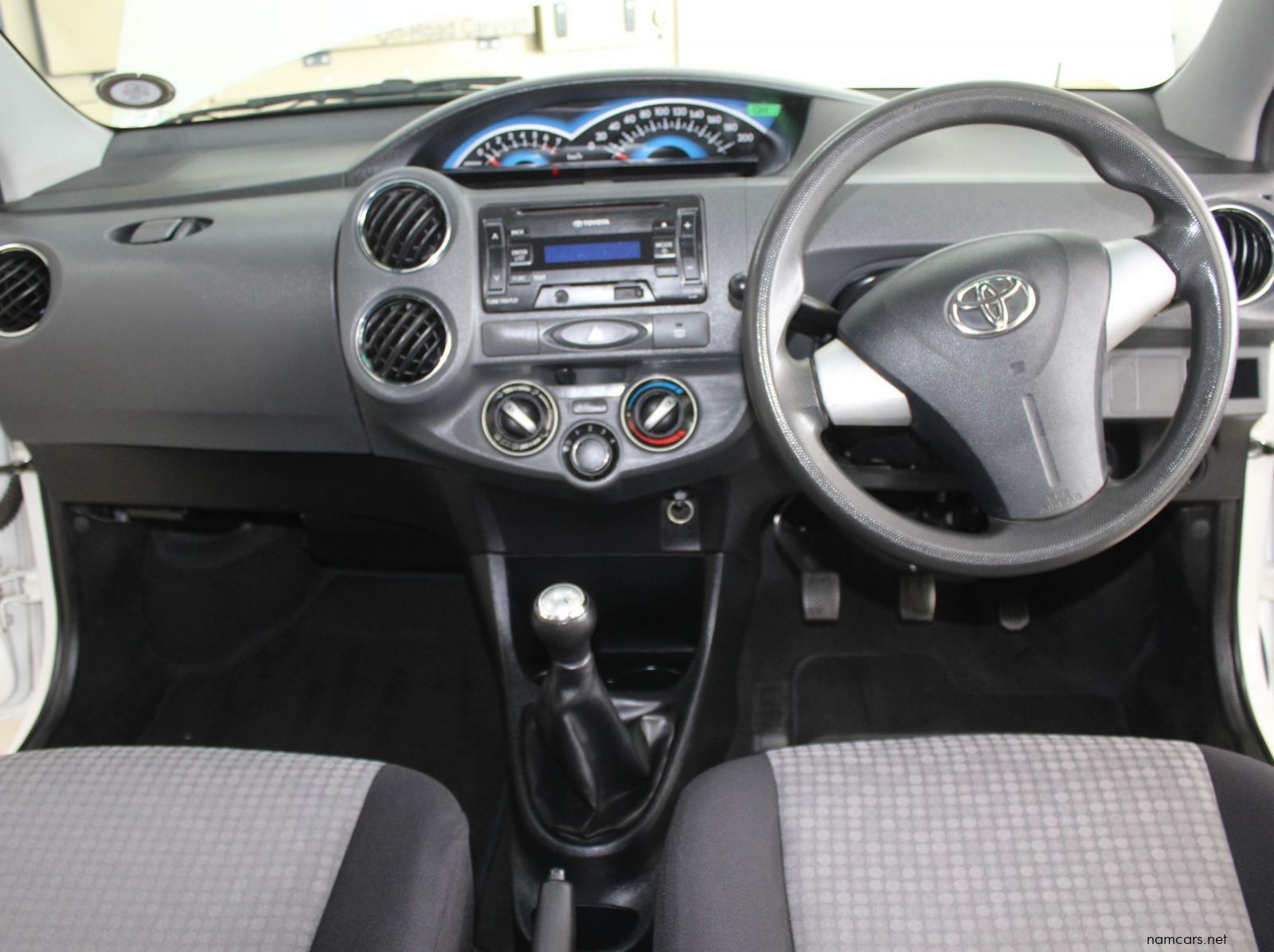 2014 Toyota Etios Sedan 1.5 XS pictures