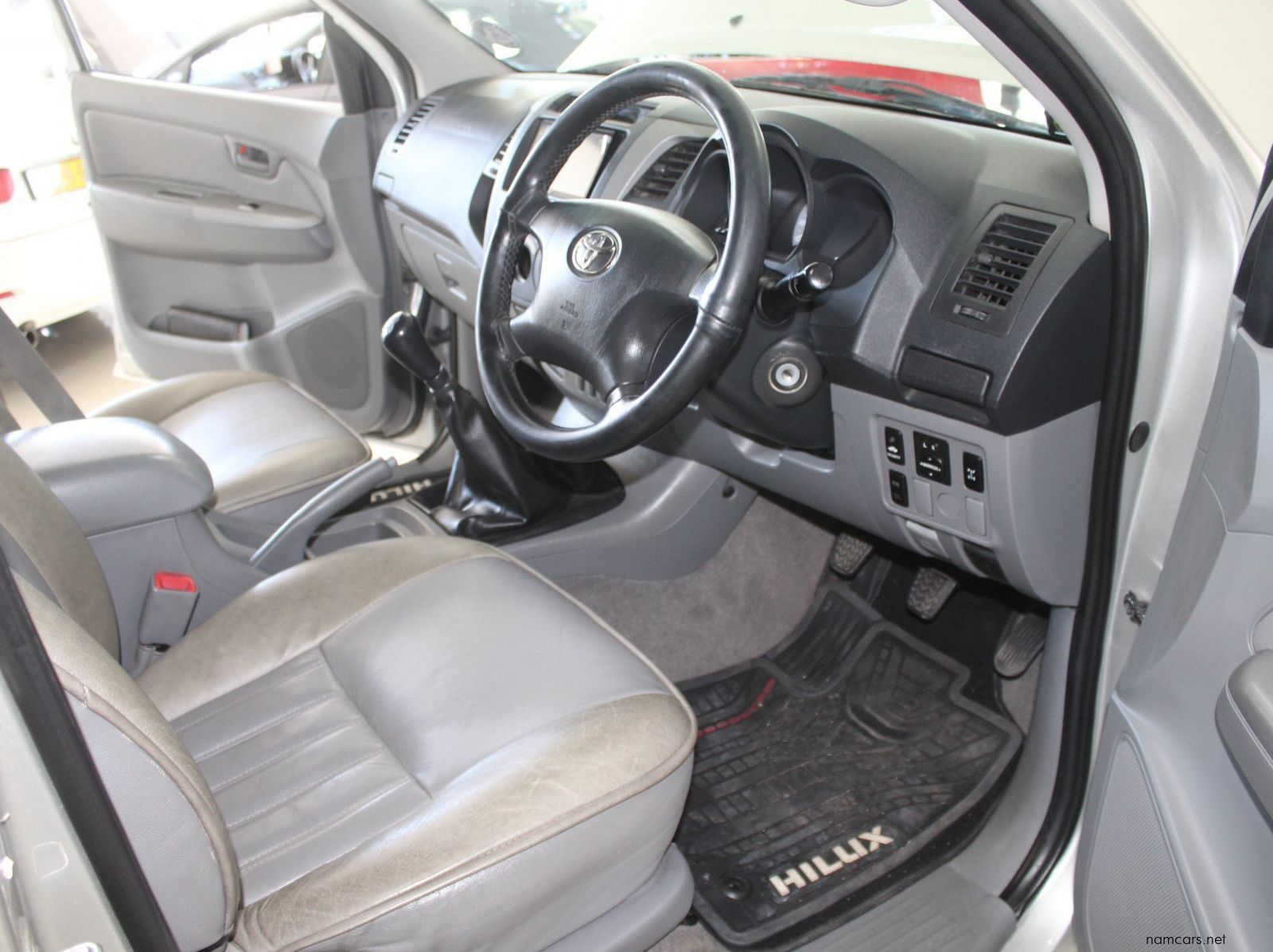 2008 Toyota Toyota Hilux 4.0 V6 4x4 Dcab MT pictures