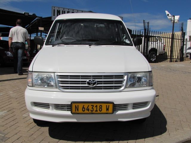 2002 Toyota Condor pictures