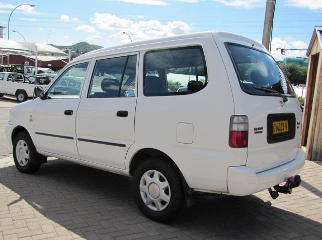 2002 Toyota Condor pictures