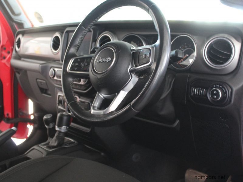 2020 Jeep Wrangler Sahara Unlimited pictures