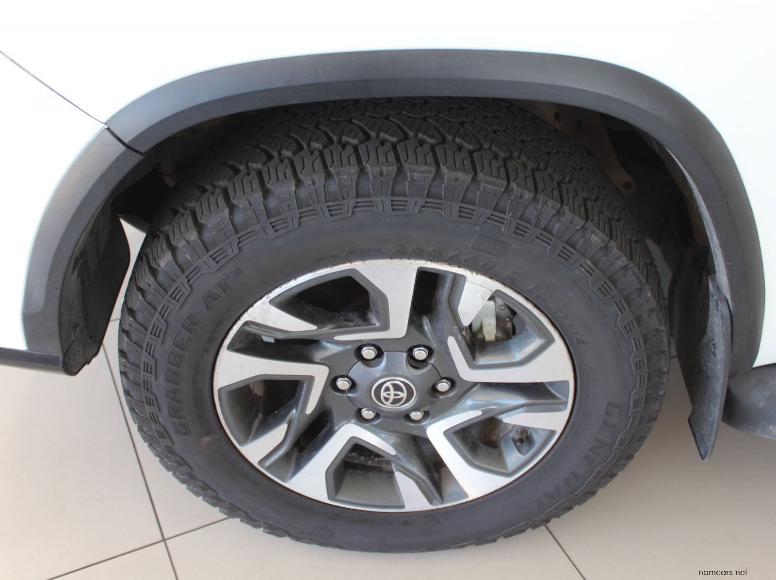 2025 Toyota Fortuner 2.4 GD6 4x4 auto pictures