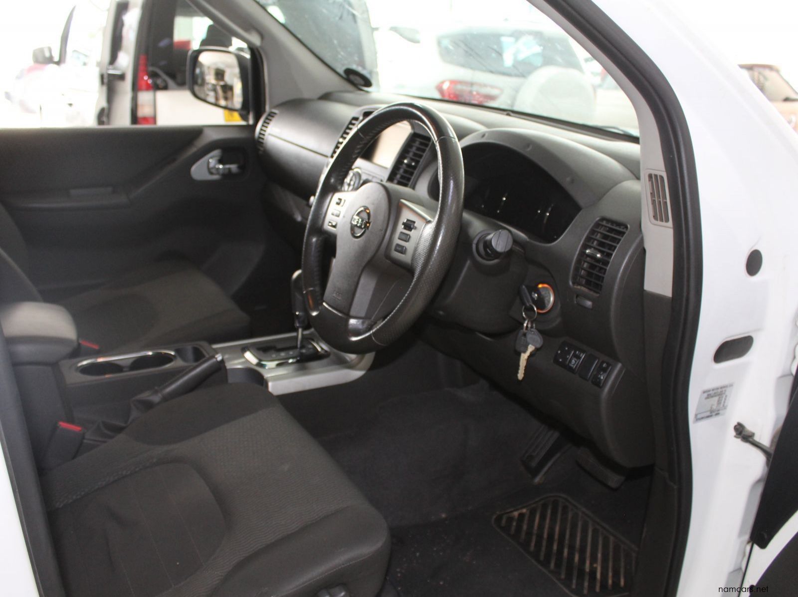 2014 Nissan Navarra 3.0 V6 Diesel D cab 4x4 pictures