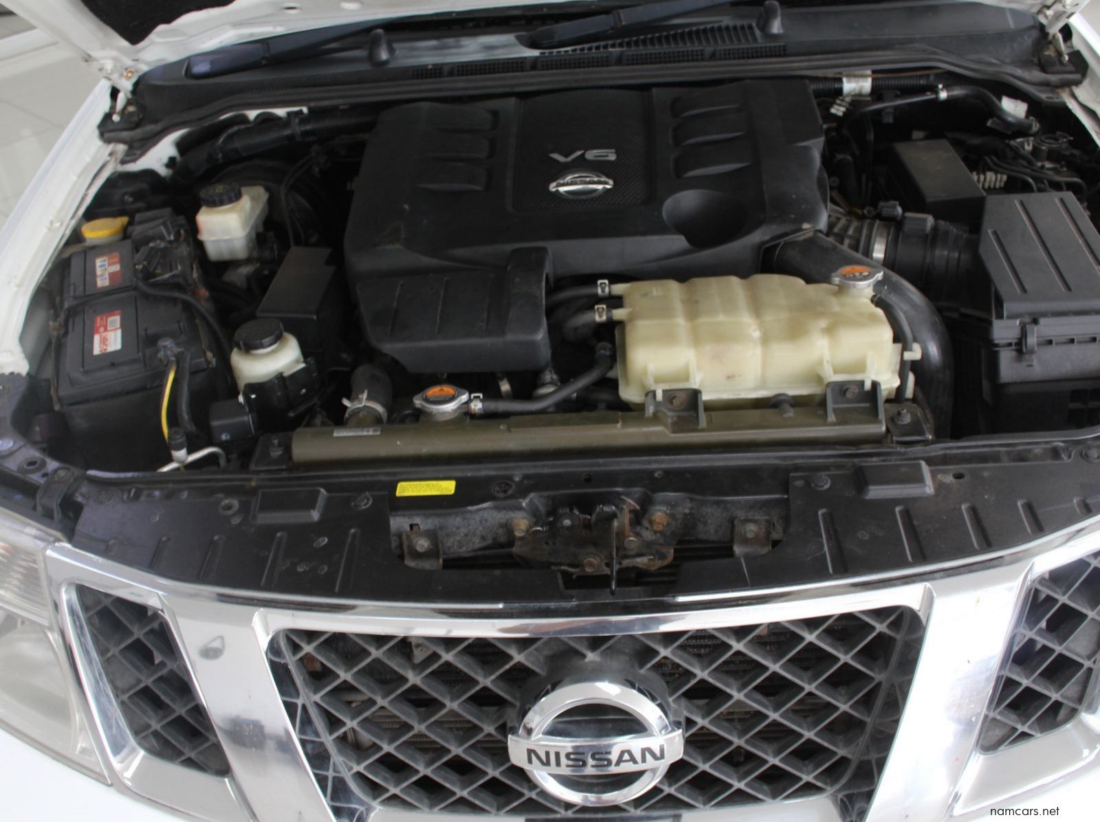 2014 Nissan Navarra 3.0 V6 Diesel D cab 4x4 pictures