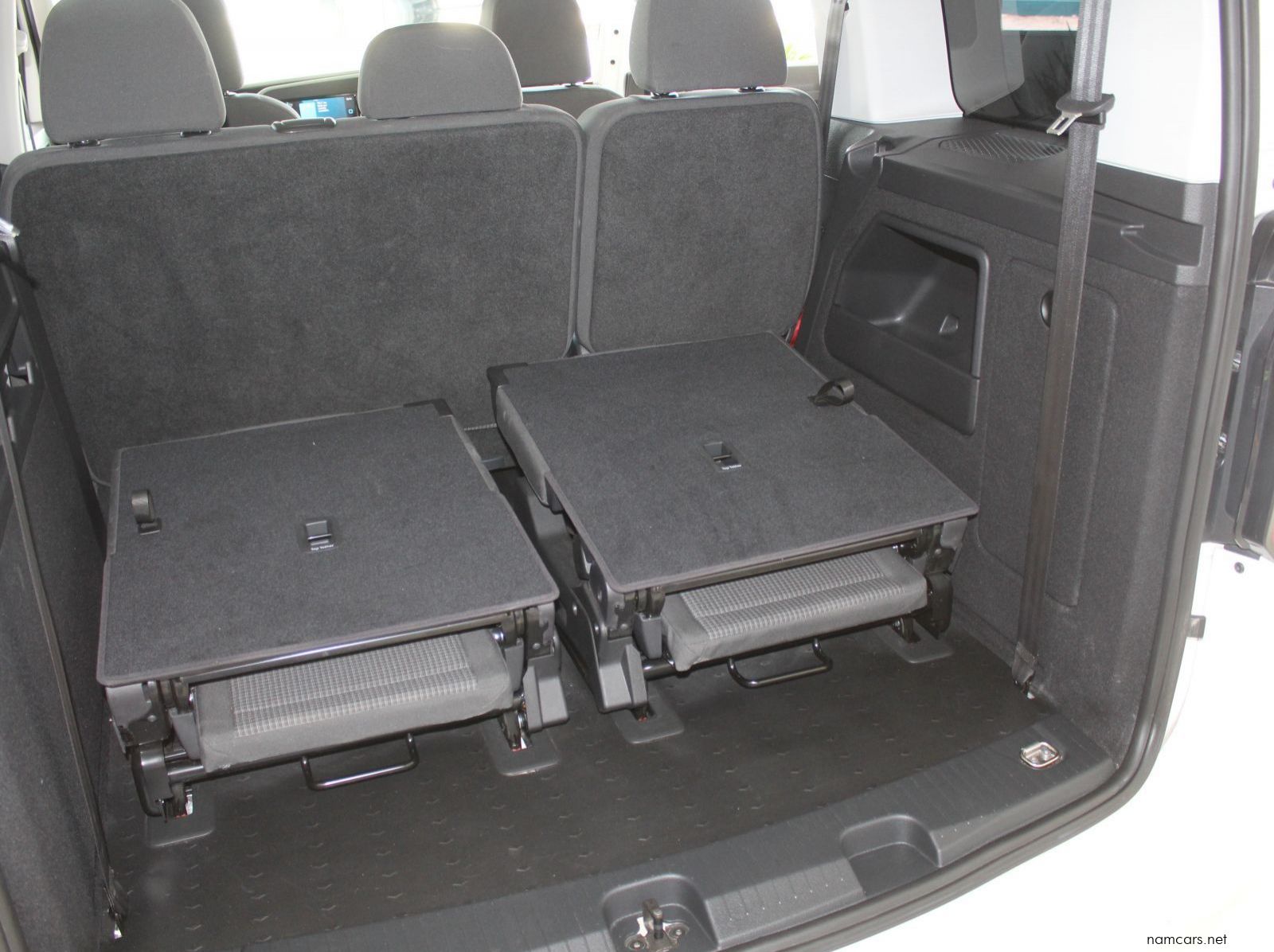 2023 Volkswagen Caddy Kombi 7 seater 1.6i pictures