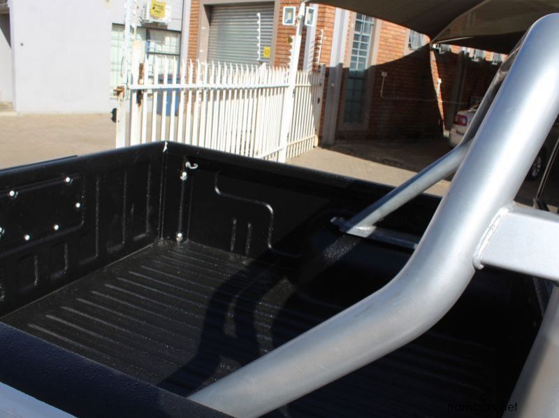 2018 Nissan NP300 2.5CDI D/C 4X4 pictures