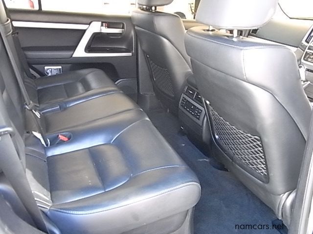 2017 Toyota 200 Series 4.5 D4D pictures