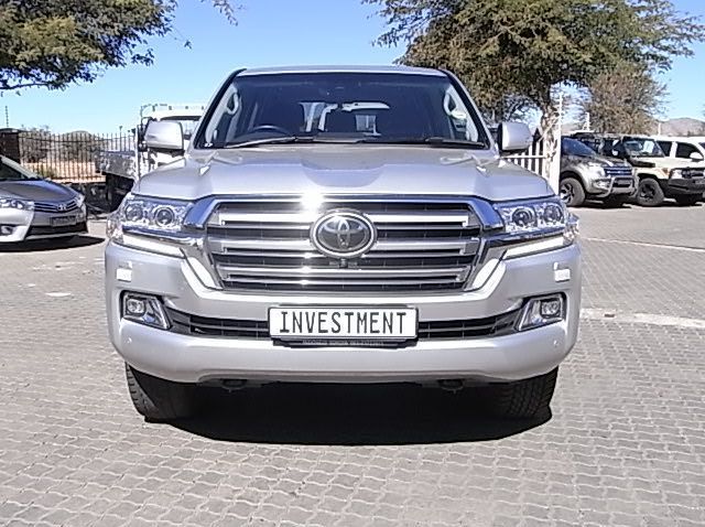 2017 Toyota 200 Series 4.5 D4D pictures