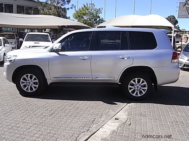 2017 Toyota 200 Series 4.5 D4D pictures