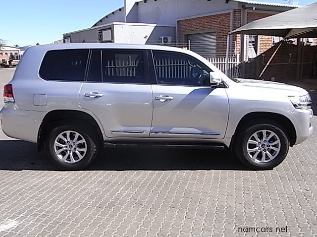 2017 Toyota 200 Series 4.5 D4D pictures