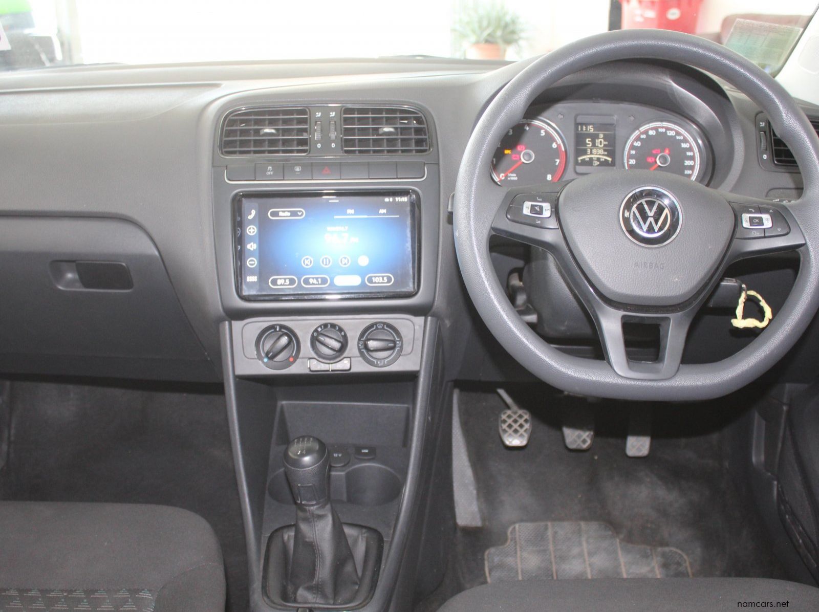 2025 Volkswagen polo Vivo 1.4i pictures