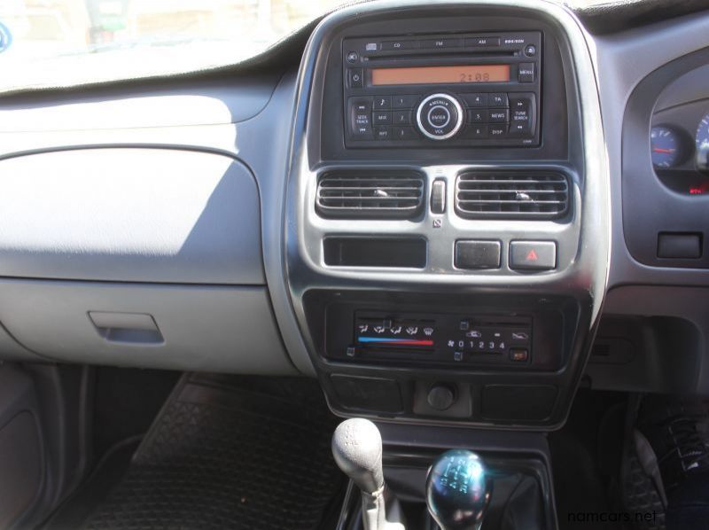 2018 Nissan NP300 2.5TDI D/C 4X4 pictures