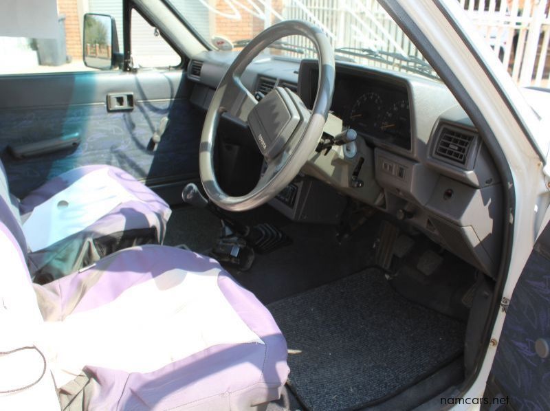 1997 Toyota Hilux Raider D Cab 4x4 pictures