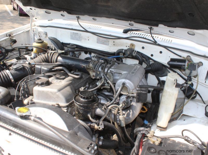 1997 Toyota Hilux Raider D Cab 4x4 pictures