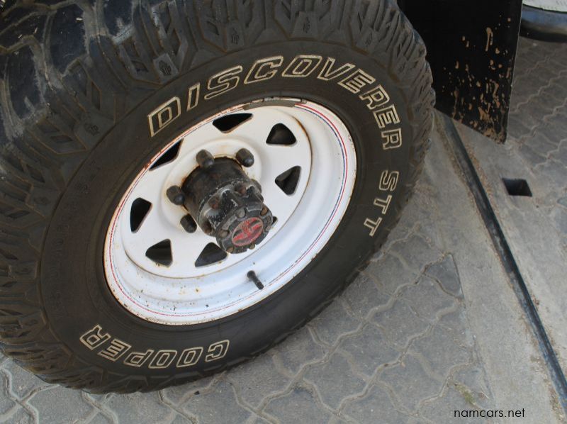 1997 Toyota Hilux Raider D Cab 4x4 pictures