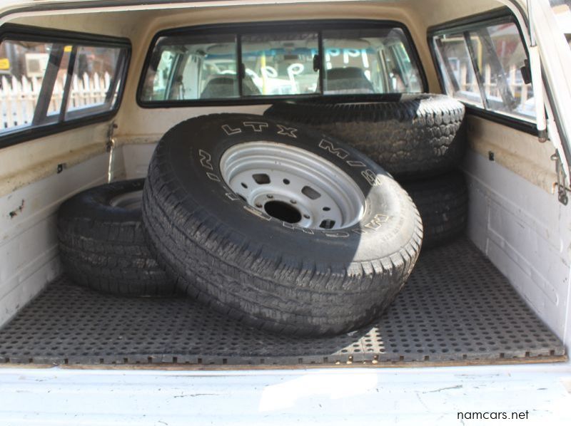 1997 Toyota Hilux Raider D Cab 4x4 pictures