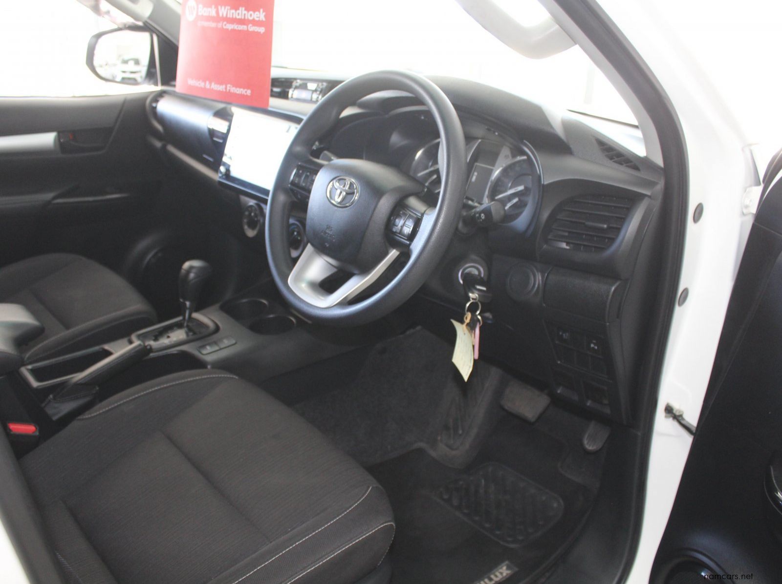 2025 Toyota Hilux 2.4 GD6 DC 4x4 pictures