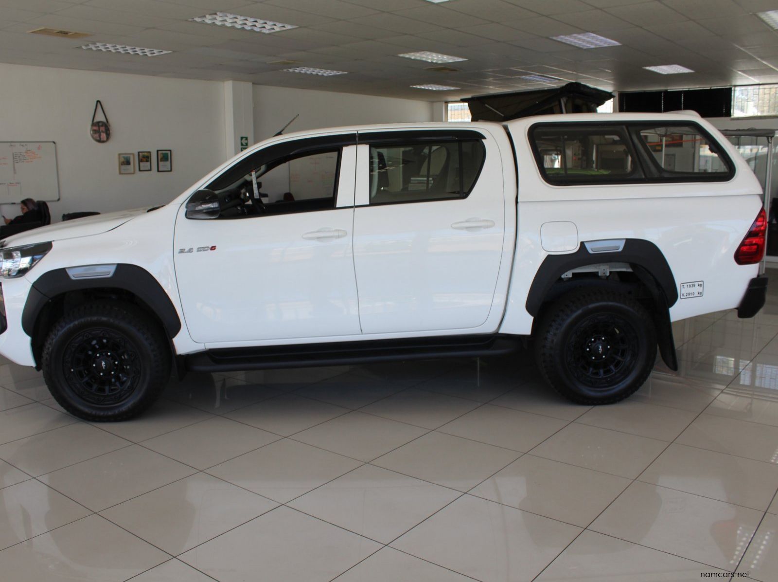 2025 Toyota Hilux 2.4 GD6 DC 4x4 pictures