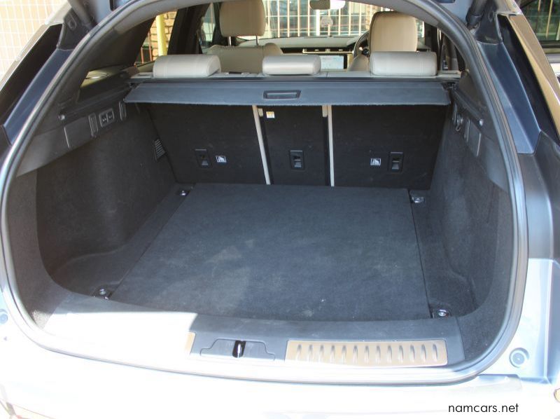 2018 Land Rover Range Rover Velar 300SE pictures