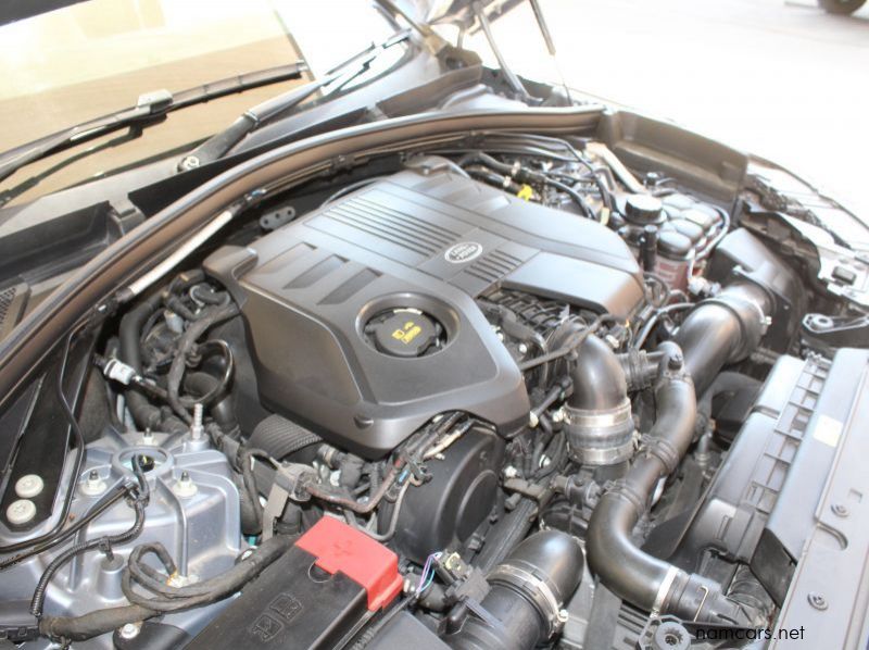 2018 Land Rover Range Rover Velar 300SE pictures