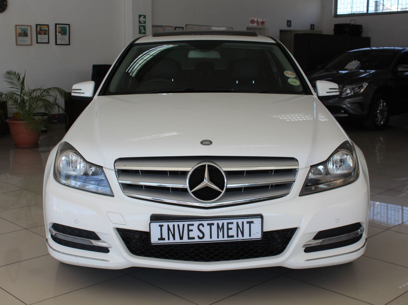 2013 Mercedes-Benz C180 Auto pictures