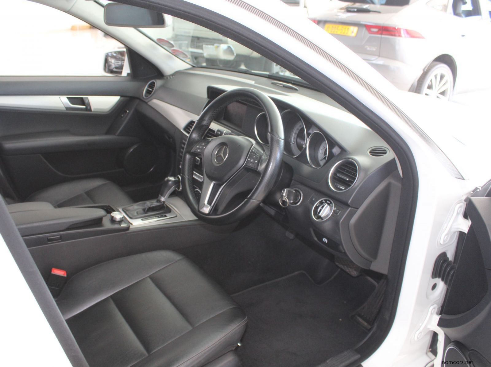 2013 Mercedes-Benz C180 Auto pictures