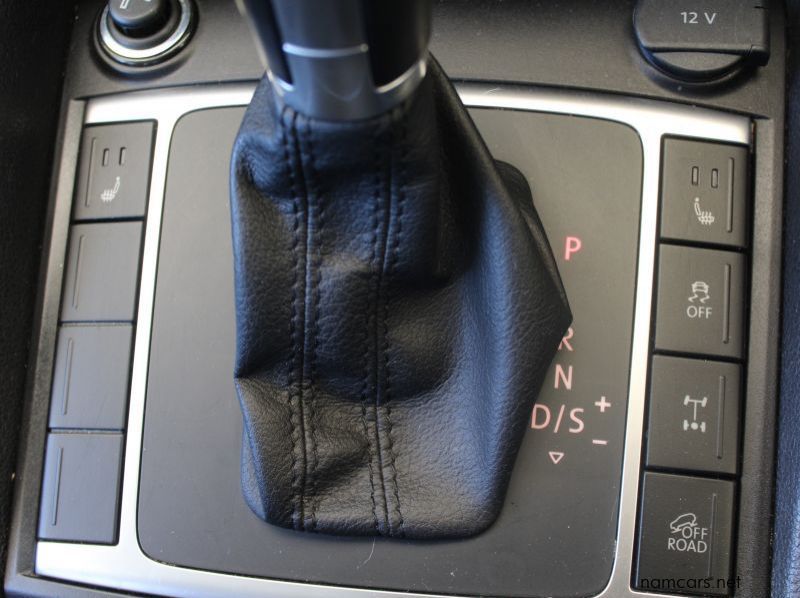 2018 Volkswagen AMAROK 3.0 V6 TDI HILINE + D/C 4MOTION pictures