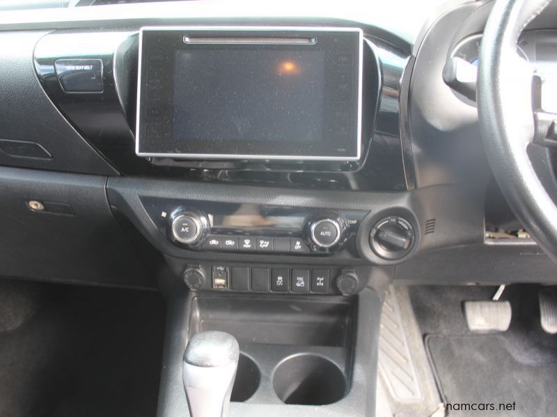 2016 Toyota HILUX 2.8GD6 A/T 4X4 pictures