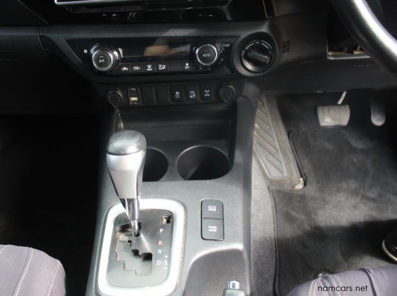 2016 Toyota HILUX 2.8GD6 A/T 4X4 pictures