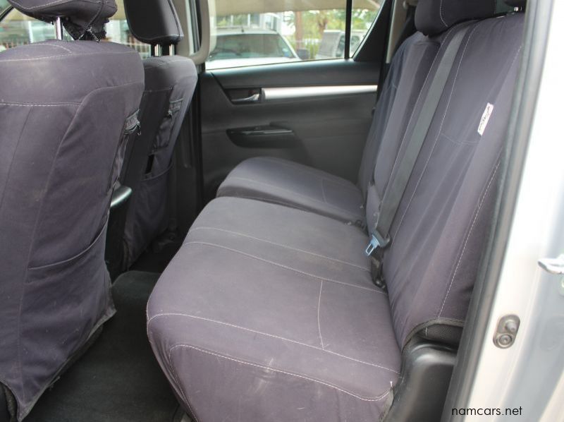 2016 Toyota HILUX 2.8GD6 A/T 4X4 pictures