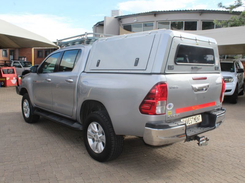 2016 Toyota HILUX 2.8GD6 A/T 4X4 pictures