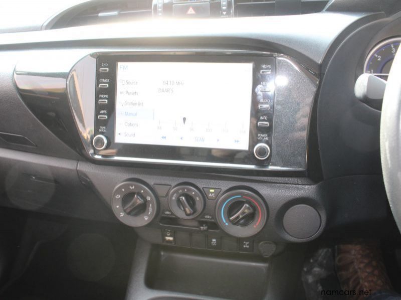 2020 Toyota HILUX 2.4GD6 S/C 4X2 R/B SRX pictures